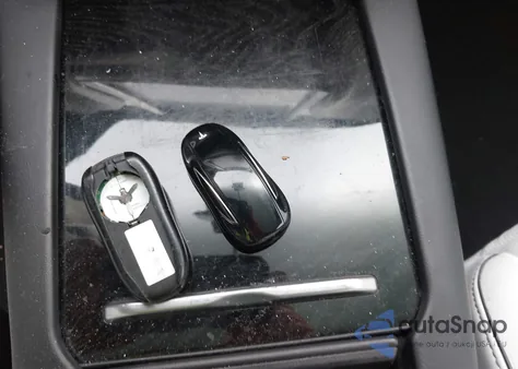 2016 Tesla Model X 60D/70D/75D/90D из США, поврежденный, VIN 5YJXCAE20GF007953